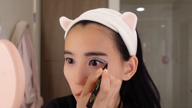Twiggy Inspired 60s Asian Makeup Look смотреть онлайн