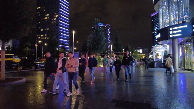 Walking streets Moscow: relax and nightlife on Novy Arbat. 4K60 смотреть онлайн