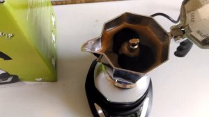 Как варит кофе гейзерная кофеварка  Bialetti Moka timer