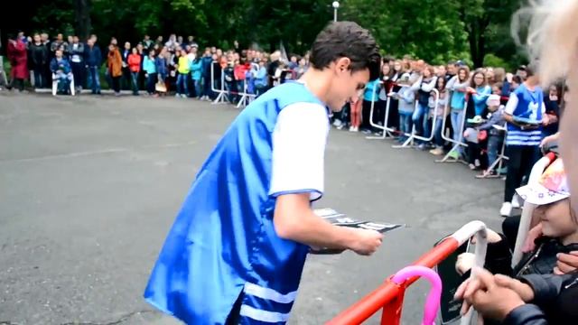 Открытие лета 2016 Алчевск Парк Победы Подарки для детишек