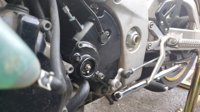 2002 Suzuki Gsxr 750 Clutch Maintenance Issue Day 6 part 2 смотреть онлайн