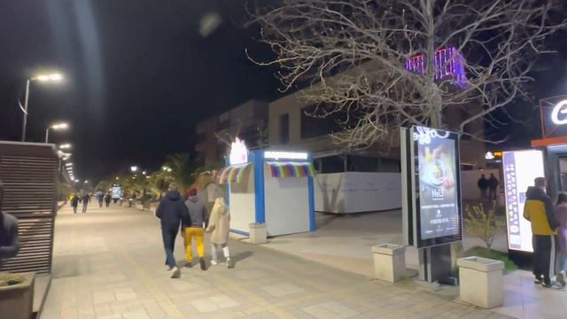 АДЛЕР ВЕЧЕРОМ / МАНДАРИН / КАК ЖИВЕТ КУРОРТ ? смотреть онлайн