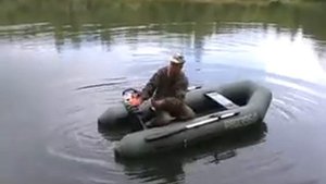 Самодельный лодочный мотор из бензопилы.