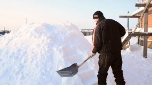 Снежная горка своими руками. Новые деревенские / Romanov TV