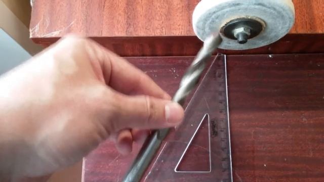 Как по-быстрому заточить сверло без станка ✔ How to sharpen drill bits without a machine-tool смотреть онлайн