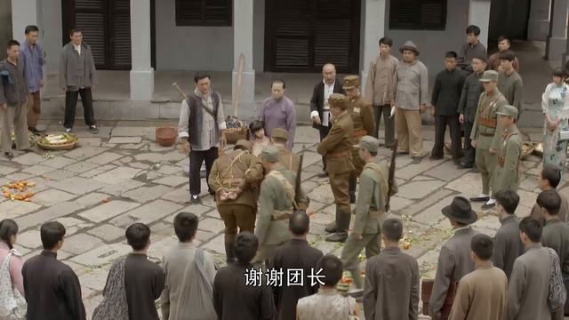 連長教訓窮小子，不料窮小子是高手，打得連長下跪 ⚔️ 抗日 смотреть онлайн