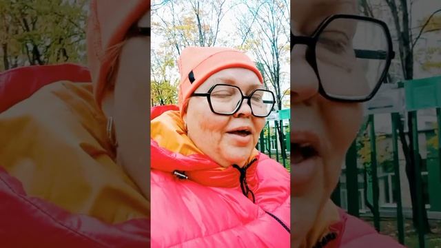 Шапочка прижилась ? В Москве+11 и почти всегда солнечно смотреть онлайн