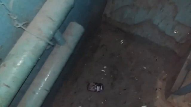 Сбросили пластилиновый игрушечный самолет с 9 этажа 27 метров смотреть онлайн