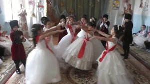 Зажигательная Лезгинка на выпускном в детском саду.