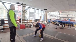 Как выполнять РЫВОК гири. Подрыв гири с помоста. Иван Денисов покажет подсобное упражнение.