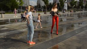 Girls, louboutins and a fountain photo shoot! / Девушки, лабутены и фонтанная фотосессия !