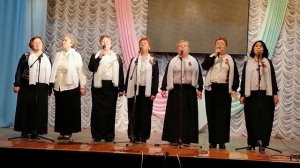 "Белые слезы черемух" исполняет ансамбль "Лейся песня"