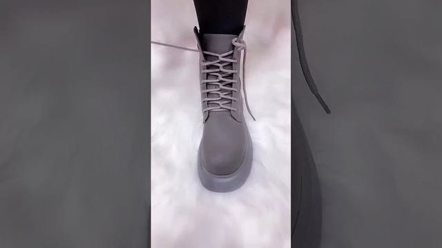 Модерновая шнуровка ботинок петлями