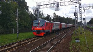 Электропоезд ЭД4М-0264 платформа Челюскинская