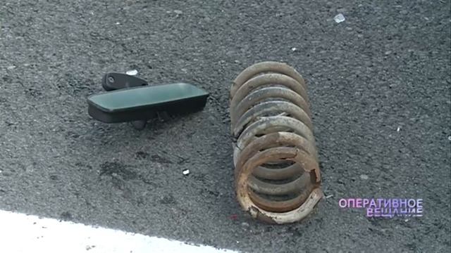 «Нива» завалилась на бок после столкновения с «Ниссаном» смотреть онлайн