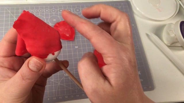 الوردة الجوريه الحمراء من عجينة السكر الغمبيست. Gumpaste red rose tutorial смотреть онлайн