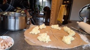 Пирог из цельнозерновой муки с картошкой??