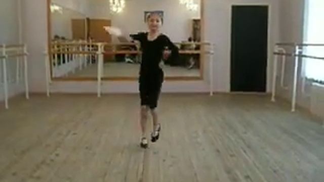 Народно-сценический танец. Этюд в русском характере.