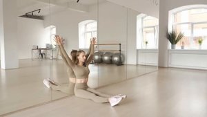 Полезное упражнение для осанки от Анастасии Завистовской.