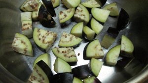 Салат из баклажанов и фасоли