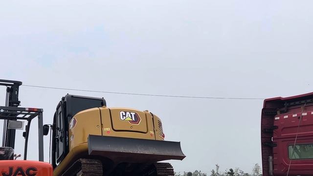 Caterpillar Cat307 is packing and waiting to ship. The same type and other Car types are for sale
