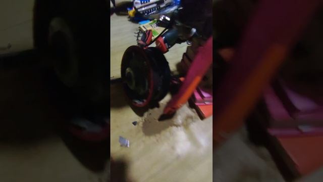 Электросамокат Kugoo Kirin G2 PRO как разобрать заднее колесо? Как разобрать переднее колесо ? смотреть онлайн