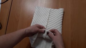Пошив шапки с ушками без выкройки. Шьем шапку из свитера.mp4