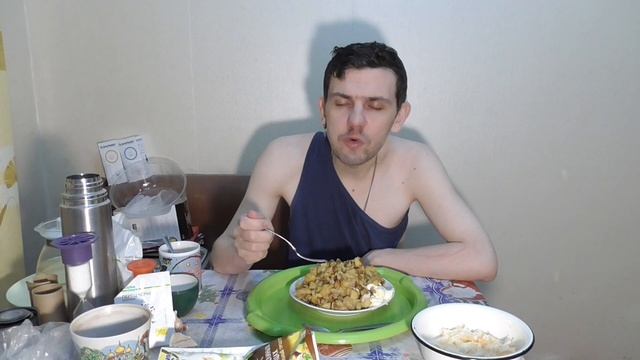 ОБЖОР НА ОЧЕНЬ ВКУСНУЮ ЖАРЕНУЮ КАРТОШКУ С ЛУКОМ, КВАШЕНАЯ КАПУСТА