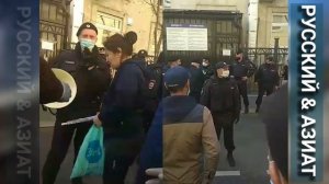 ВИДЕО! ГРАЖДАНЕ УЗБЕКИСТАНА У ПОСОЛЬСТВА РЕСПУБЛИКИ УЗБЕКИСТАН. УЗБЕКИ ХОТЯТ УЕХАТЬ ИЗ РОССИИ НО...