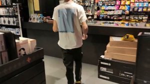 Музыкальный магазин в Черногории:  Цены и выбор