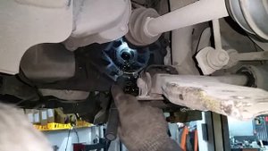 Замена шаровой и сальника привода Ford Focus 2