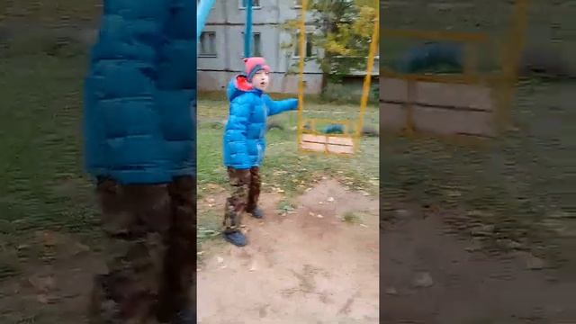 как качаться на качели?