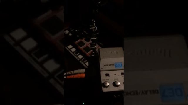 Running FLStudio11 thru an Ibanez DE7 echo filter @ 480-2500ms with a basic drum pattern off a Korg смотреть онлайн