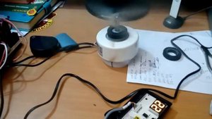 Смешная проверка электронной платы внутреннего блока кондиционера.