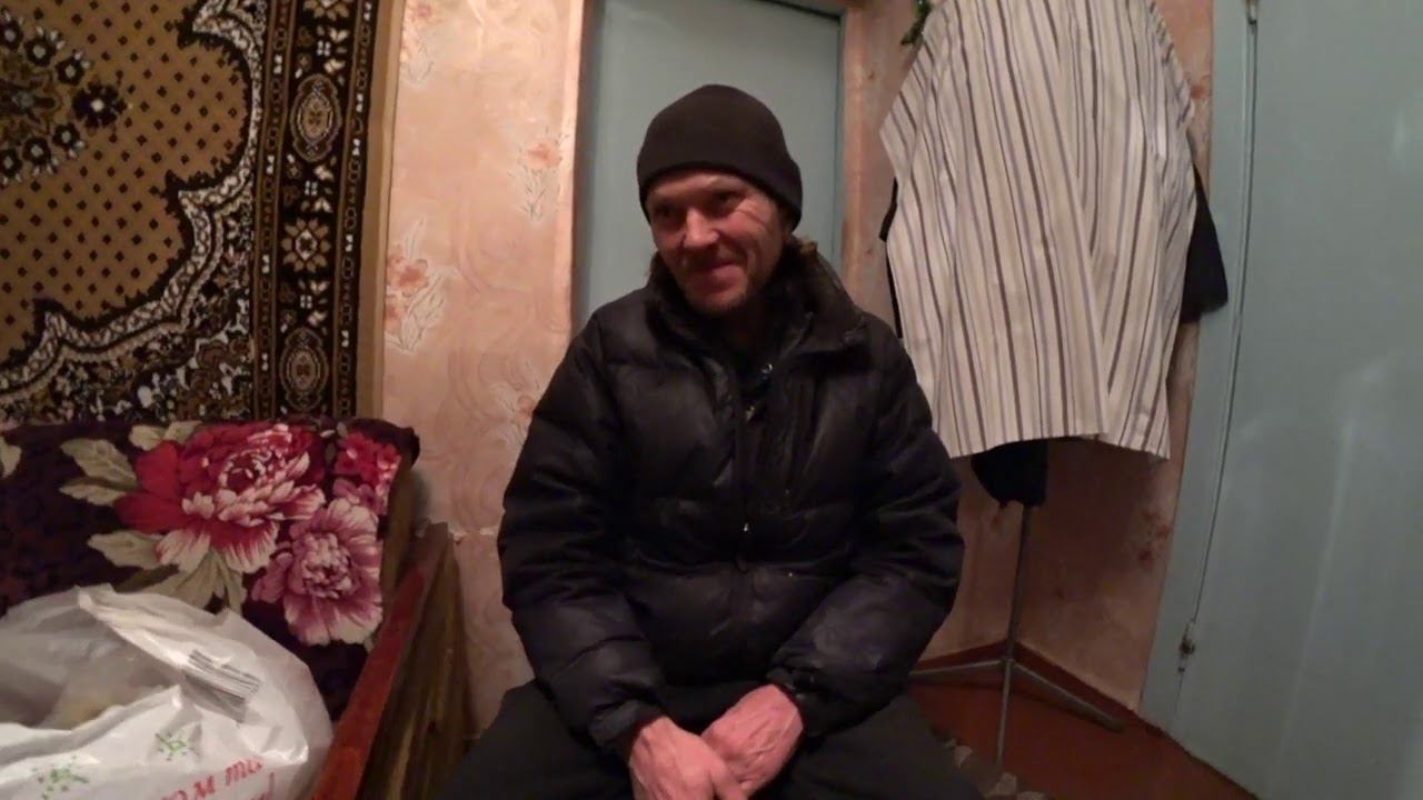 ПОМОГ БЕДНОМУ ЧЕЛОВЕКУ ПРОДУКТАМИ