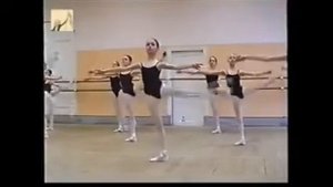 Grand battement на середине