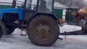 Трактора буксуют (Луганская обл.).3gp