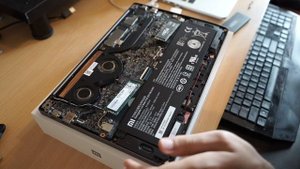 Xiaomi Mi Notebook Air 13" 2018 i5 8250U / Crucial SSD upgrade / MacOS hackintosh build pt1