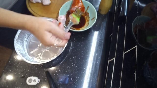Куриные ножки-чупачупс   в духовке, с пикантным соусом и хрустящей корочкой.#куриныеножки