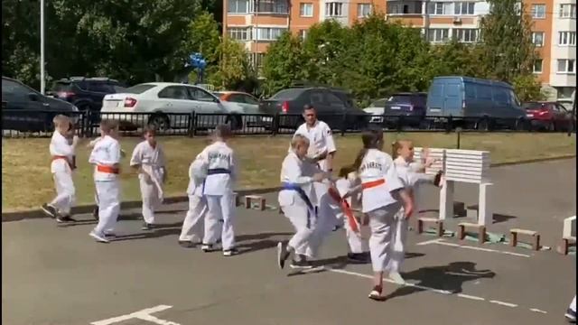 Показательное в честь Дня флага России. смотреть онлайн