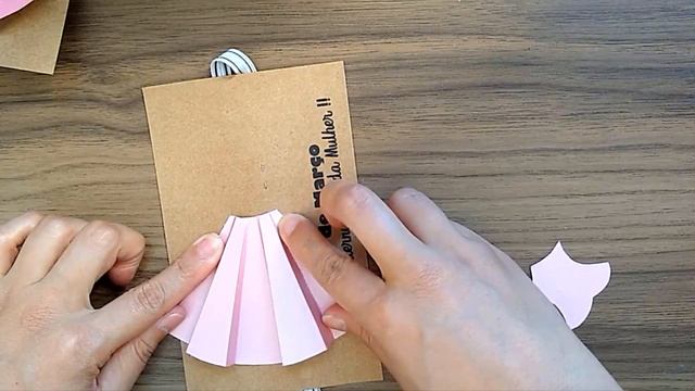 ARTESANATO - LEMBRANCINHA DIA DA MULHER l COMO FAZER VESTIDO DE PAPEL смотреть онлайн