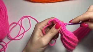 Вязаная шапка крючком. Простая вязаная шапка крючком Бесплатный МК