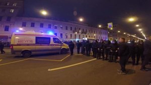 Полиция пропускает скорую 07.10.2017