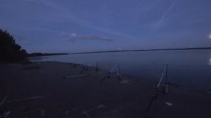 Рыбалка на Донки крокодилы,моргающие бубенцы супер,лещ голодный,моя оснастка на донку"от фидера")))