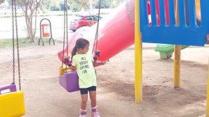 Мира Тестирует Новые Ролики.Ноябрь Девочки Катаются На Роликах.Гуляем На Пляже.Воздушные Змеи.Турци