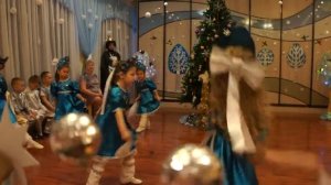 старшая группа танец Валенки