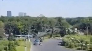 US Military Blackhawk Helicopter EMERGENCY LANDING in DOWNTOWN Bucharest (Romania)