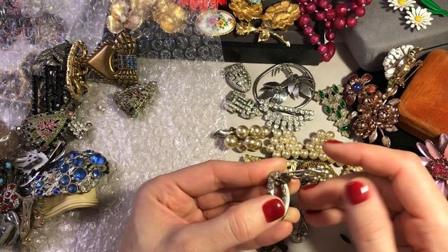 22. Распаковка посылки с винтажной бижутерией. Дресс-клипы. Розовые розы!