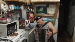 00061челов ураган песня на крылечке вдвоем из к\ф свадьба с приданым удачи