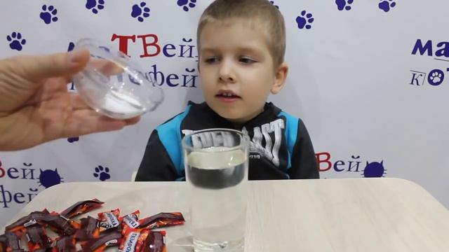 Как сделать газировку из конфет | How to make a soda from sweets смотреть онлайн